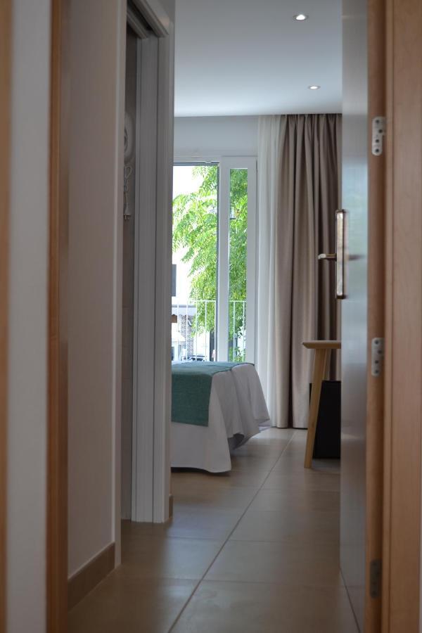 Hotel Oasis Centro コニル・デ・ラ・フロンテラ エクステリア 写真